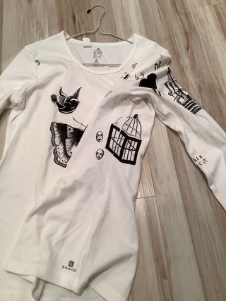Camiseta con tatuajes Harry Styles nueva