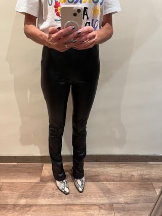 Leggings efecto piel largos Zara