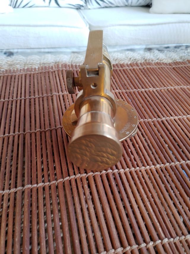 Binoculo fijador de rumbo de latón