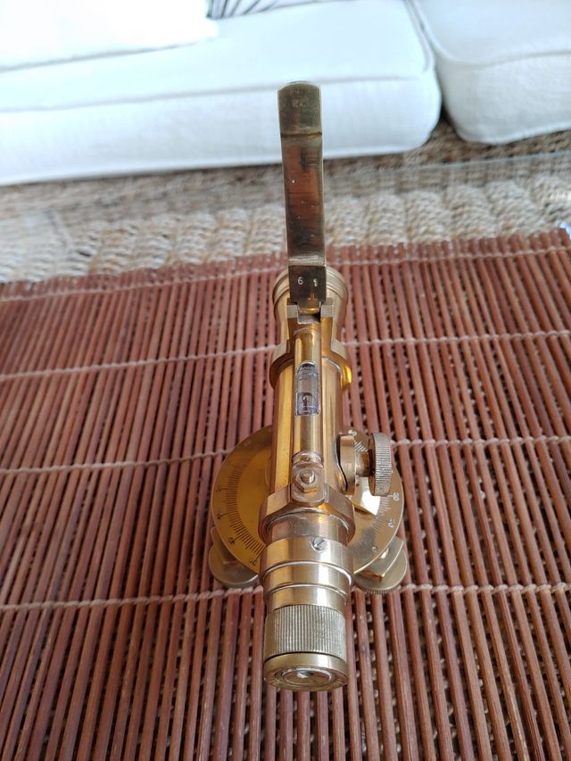 Binoculo fijador de rumbo de latón