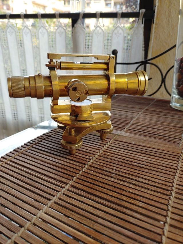 Binoculo fijador de rumbo de latón