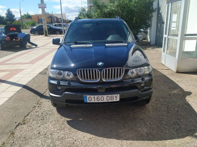 BMW X5 4.8is - foto 1