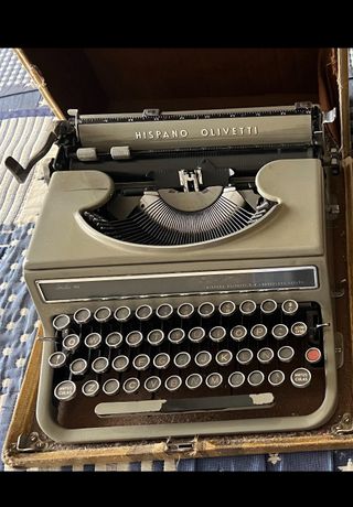 maquina de escribir antigua