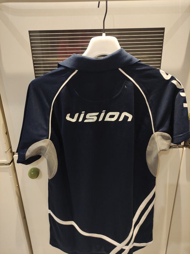 Camiseta tipo Polo de visión