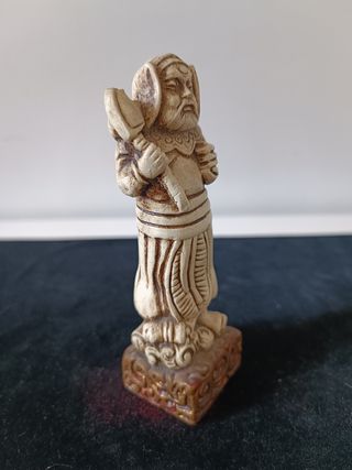 ANTIGUAS FIGURAS ORIENTALES