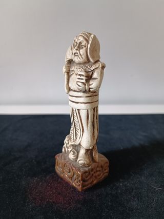 ANTIGUAS FIGURAS ORIENTALES