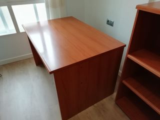 Mesa de despacho maciza