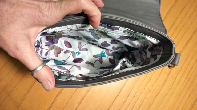 Borsa Thun a tracolla