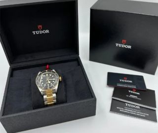 Reloj TUDOR BLACK BAY
79733N ORO 18KT Y ACERO