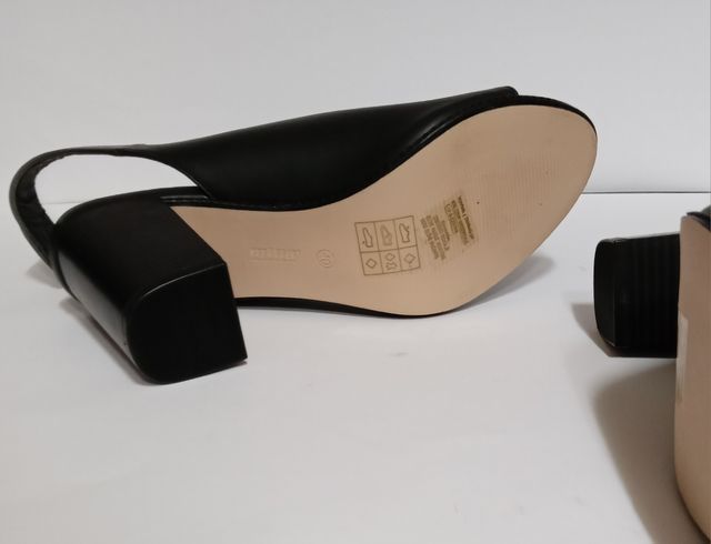 Sandalias Mustang tipo botín cerradas