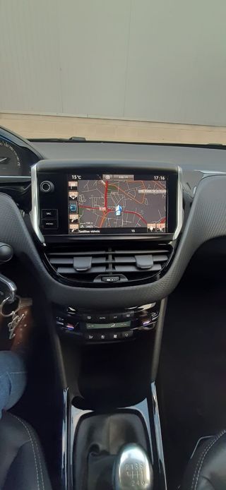 Aquiler Peugeot 2008 1.6Hdi Allure 120CV