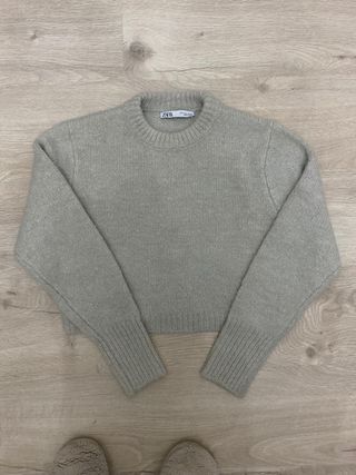 Jersey gris crop de Zara 