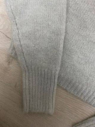 Jersey gris crop de Zara 