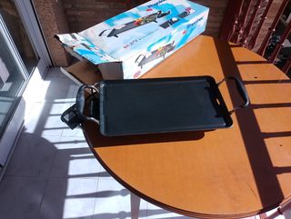 Plancha de asar eléctrica seminueva 