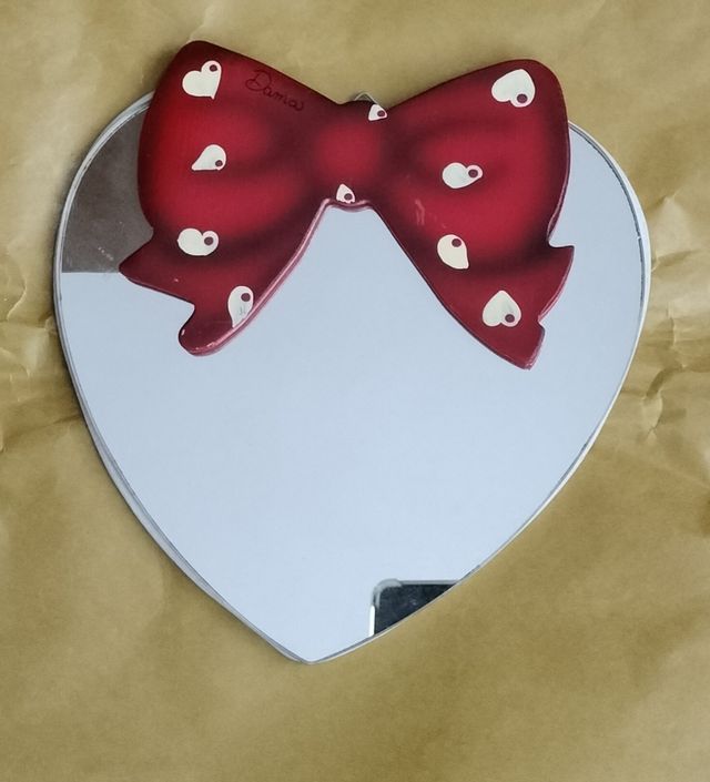 Specchio a forma di cuore