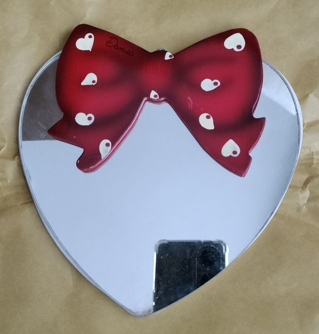 Specchio a forma di cuore