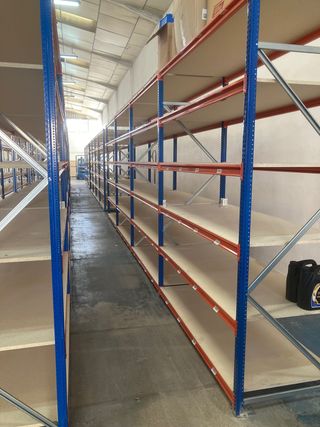 Estanterias media carga pikin Esmena