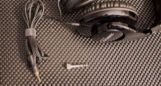 SHURE SH240A/Auriculares Estéreo