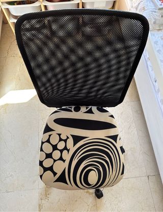 Silla de estudio regulable con ruedas