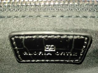Bolso de Gloria Ortiz con etiqueta