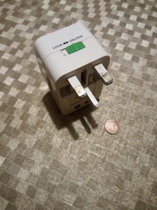 Universal travel adapter