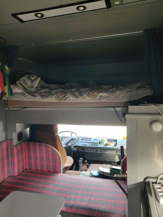 Autocarro Van trasporto cavalli( In Italia)