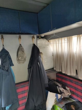 Autocarro Van trasporto cavalli( In Italia)