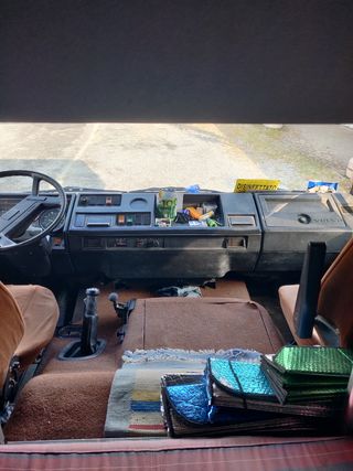 Autocarro Van trasporto cavalli( In Italia)