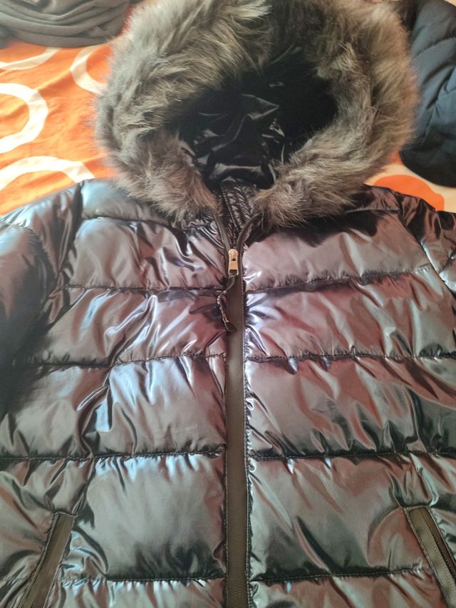 Anorak plumas, color azul  . comprado en boutique