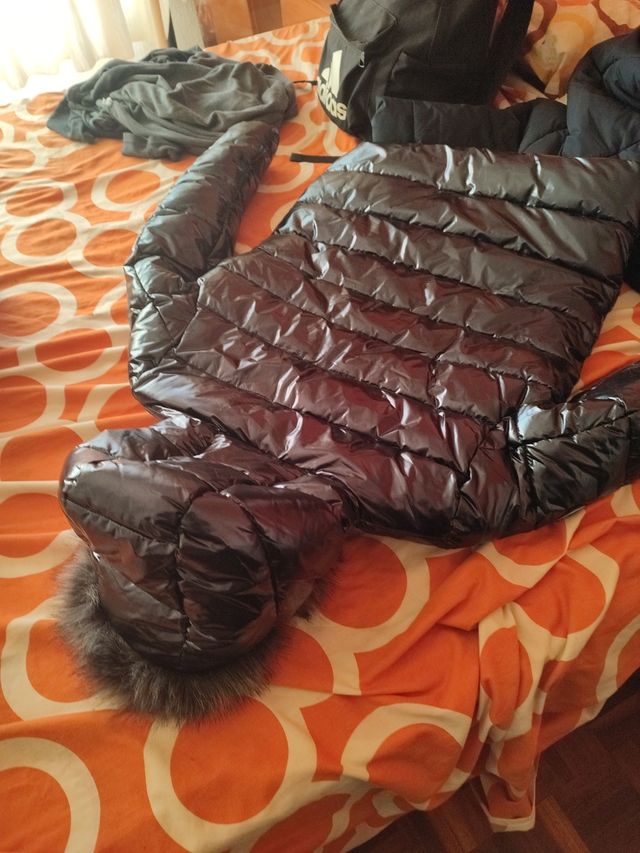 Anorak plumas, color azul  . comprado en boutique