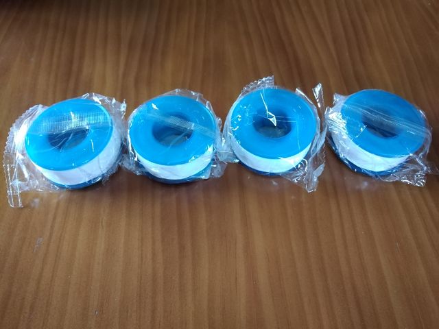 Rollos de cinta de Teflón. 