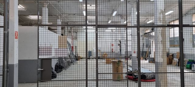 Puerta malla metalica