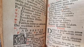 Libro litúrgico antiguo de 1752.