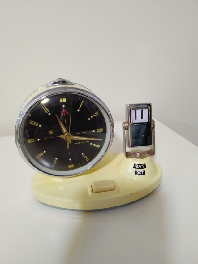 Despertador con calendario