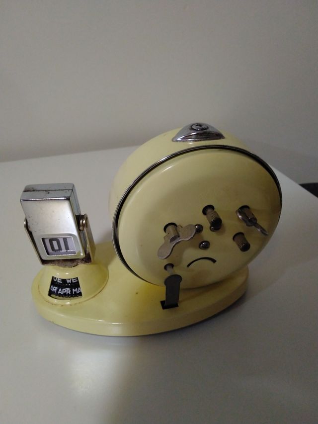 Despertador con calendario