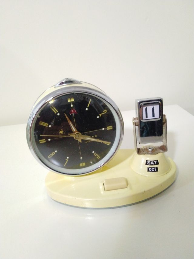 Despertador con calendario