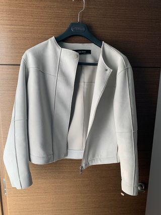 cazadora tipo de ante Zara
