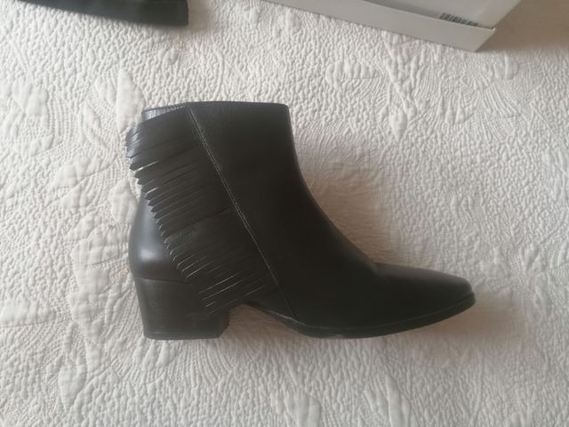 Botín piel negro Uterqüe