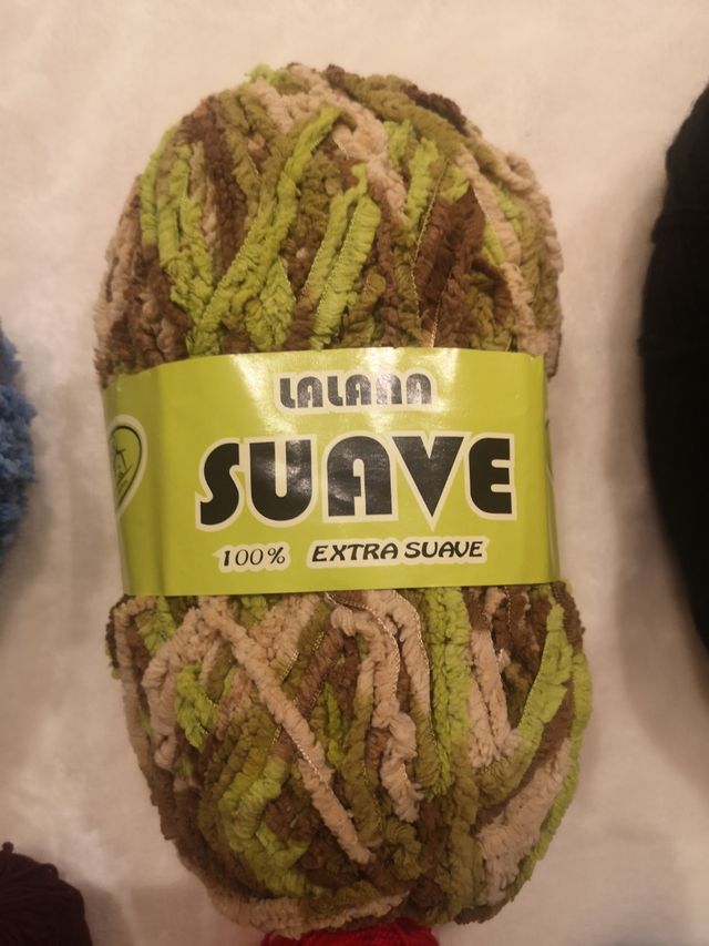 Ovillos de lana variados