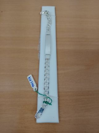 Esclava de plata de ley de 15 gramos de peso.