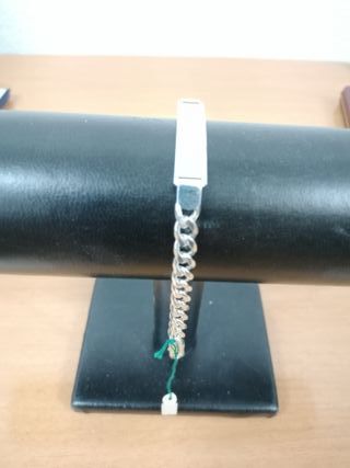 Esclava de plata de ley de 15 gramos de peso.