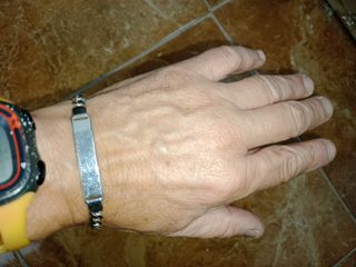 Esclava de plata de ley de 15 gramos de peso.