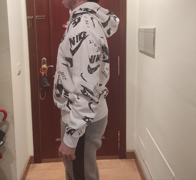 Sudadera Nike con capucha