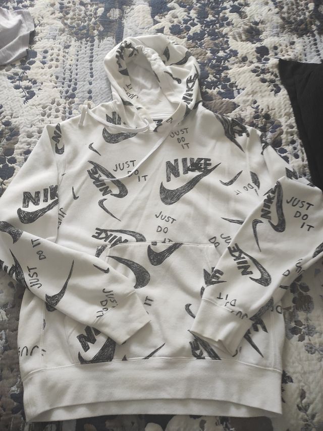 Sudadera Nike con capucha