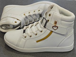 Zapatilla botín peculiar blanca