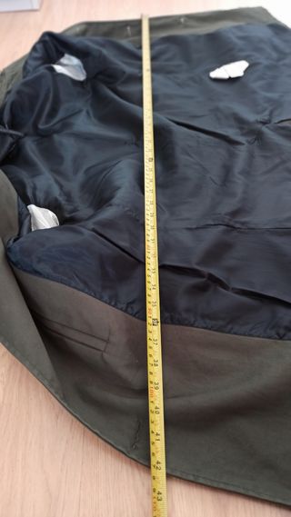 Gabardina verde entallada talla S