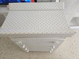 Cuna y mueble cambiador bañera