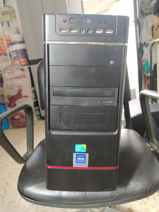 Torre PC, procesador de 8 nucleos 