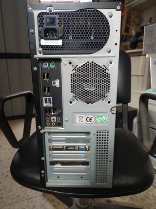 Torre PC, procesador de 8 nucleos 
