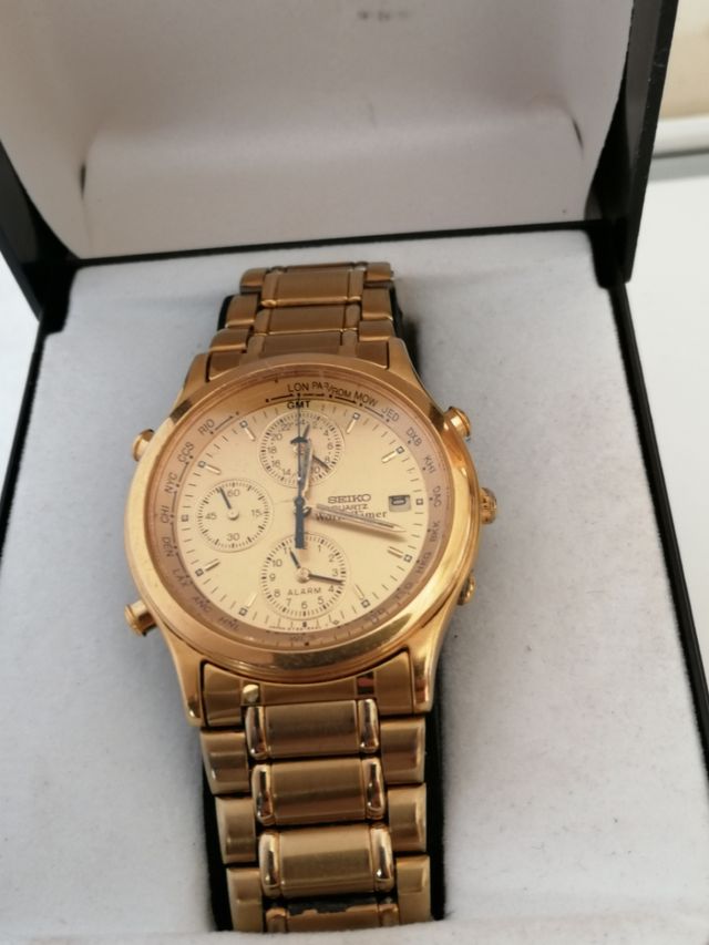 Reloj Seiko Quartz world time.